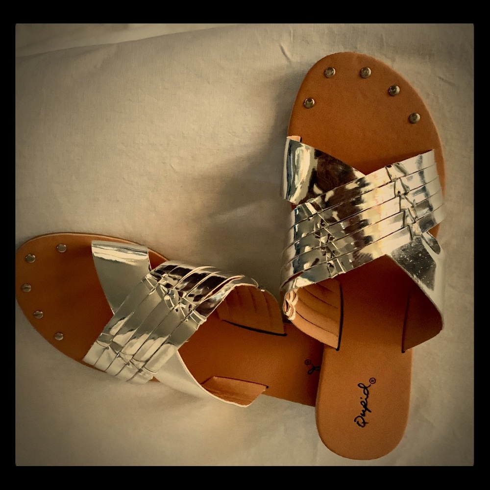 Ladies sandals